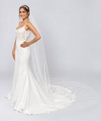 Scattered Pearl Cathedral Veil