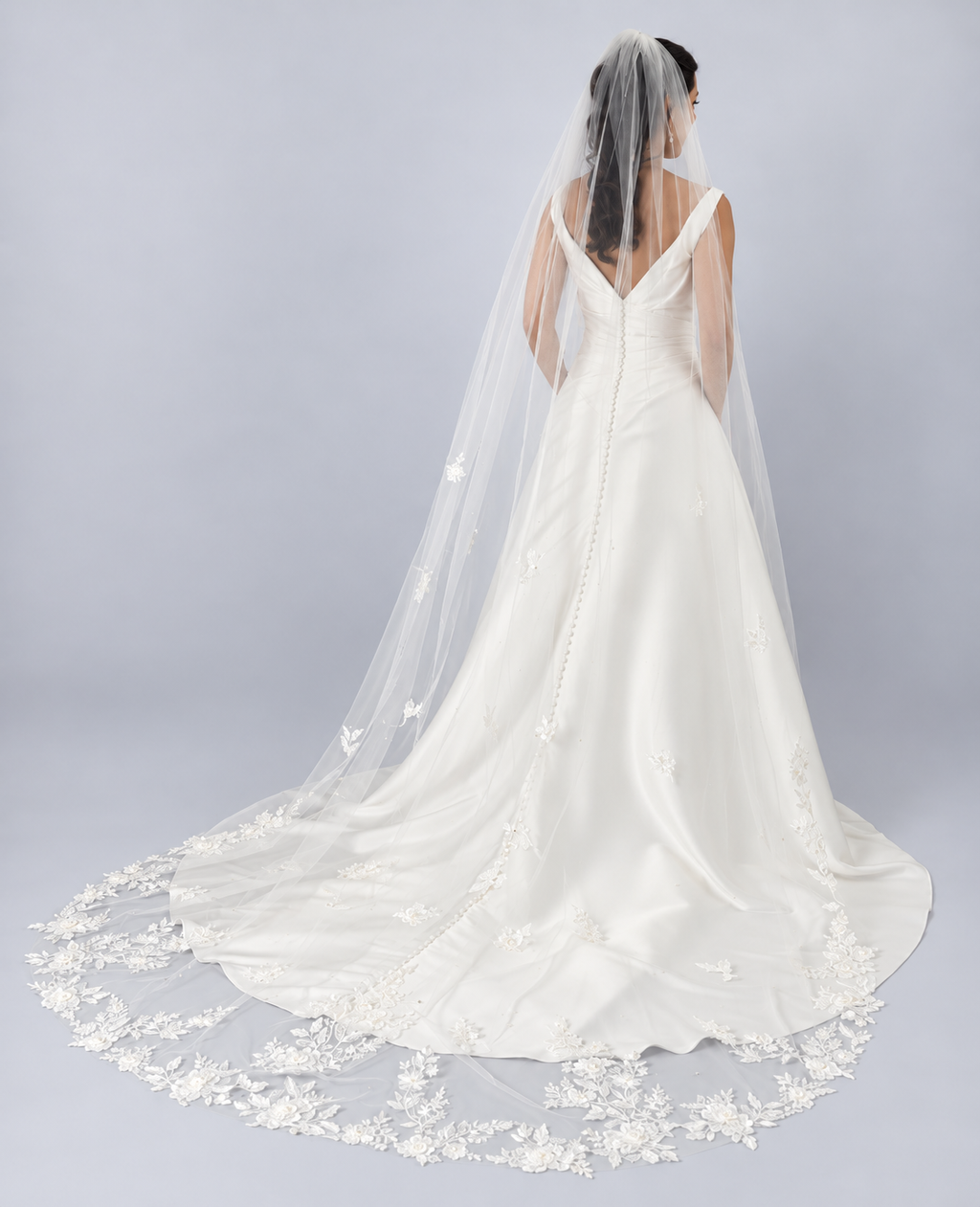 Floral and Crystal Appliqué Catedral Veil