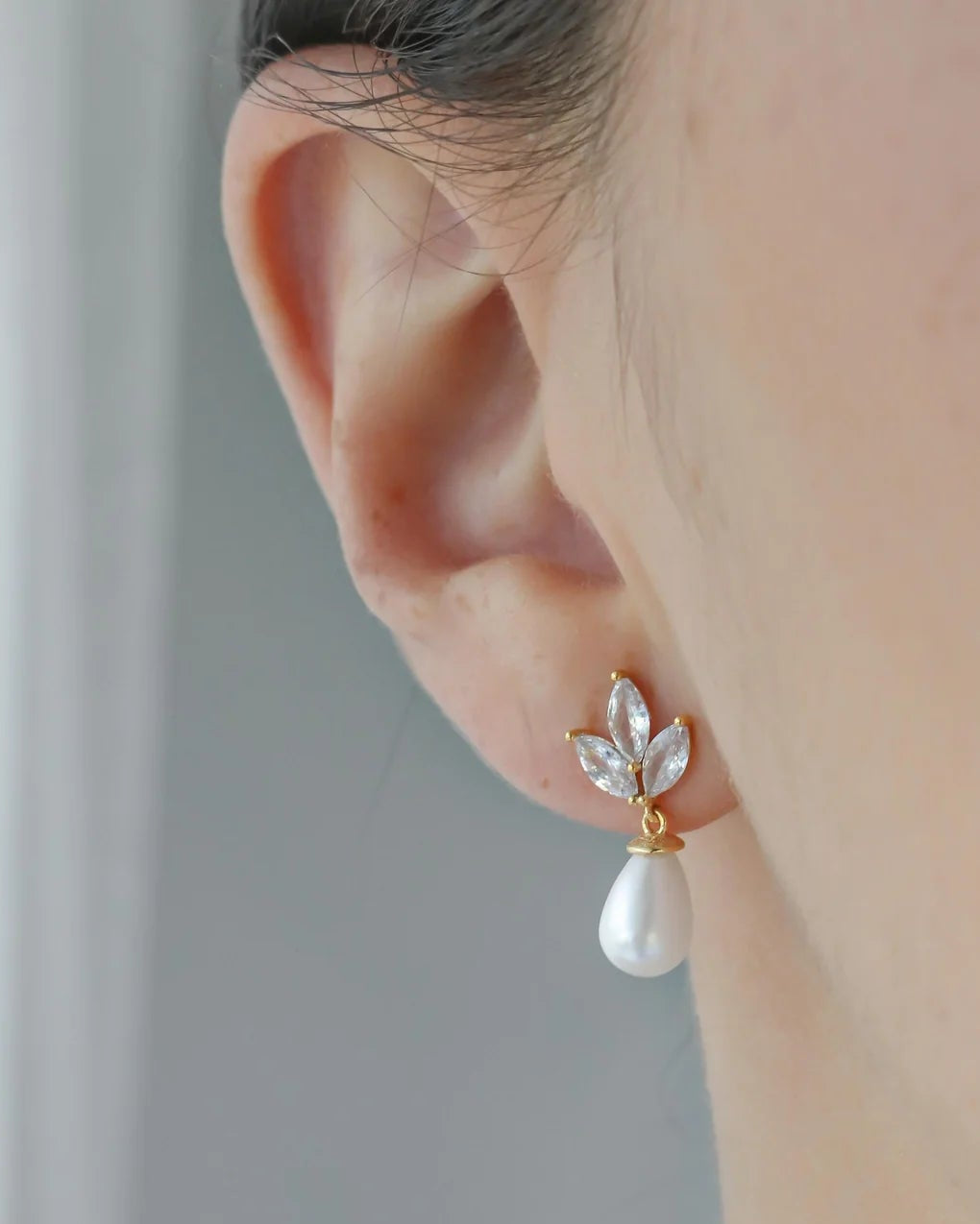 Aria Pearl Earrings