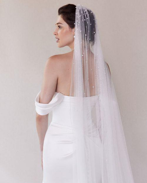 Scattered Pearl Cathedral Veil